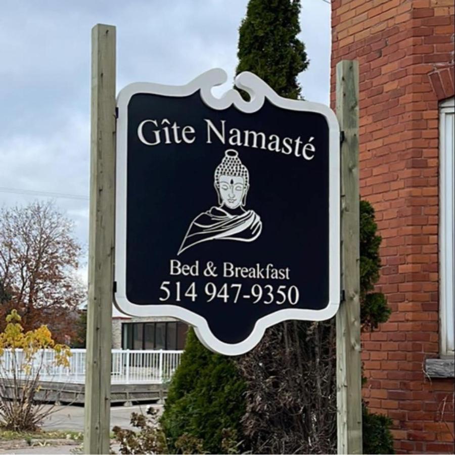 Lachute Auberge Et Bistro Namaste מראה חיצוני תמונה