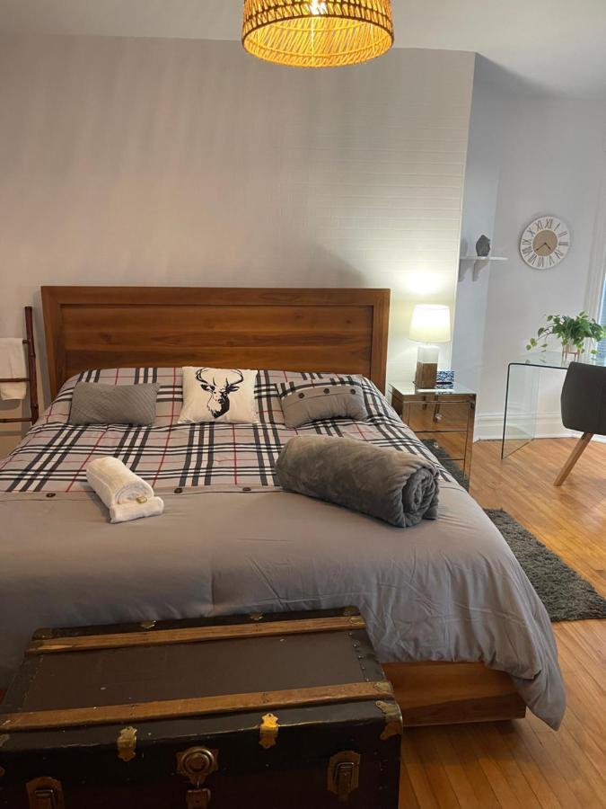 Lachute Auberge Et Bistro Namaste מראה חיצוני תמונה