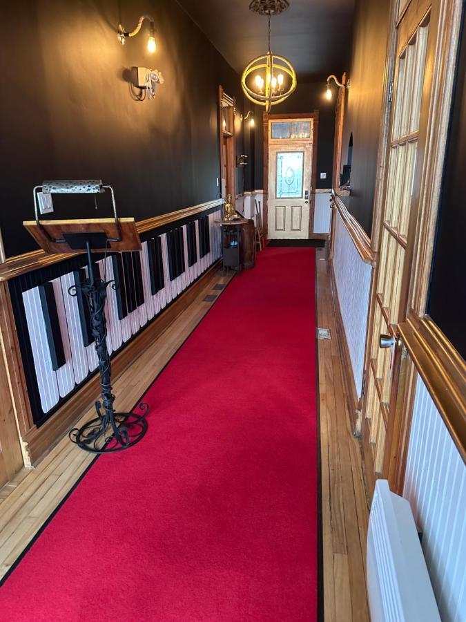 Lachute Auberge Et Bistro Namaste מראה חיצוני תמונה