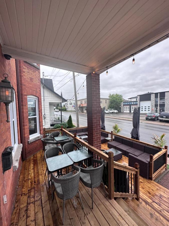 Lachute Auberge Et Bistro Namaste מראה חיצוני תמונה