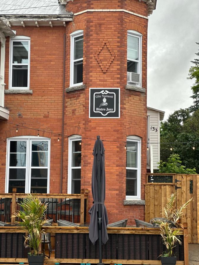 Lachute Auberge Et Bistro Namaste מראה חיצוני תמונה