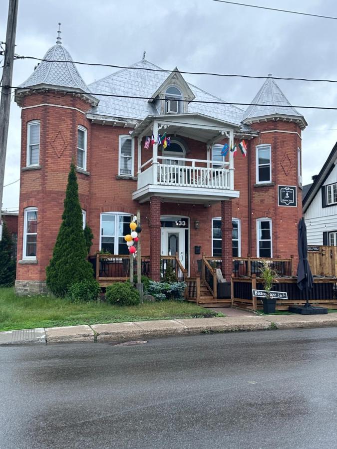Lachute Auberge Et Bistro Namaste מראה חיצוני תמונה